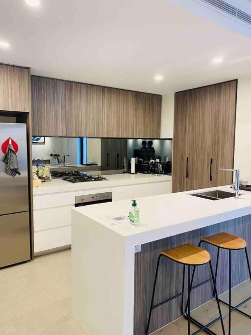 Luxury 3 Bedroom Apartment In Ryde Сидней Экстерьер фото